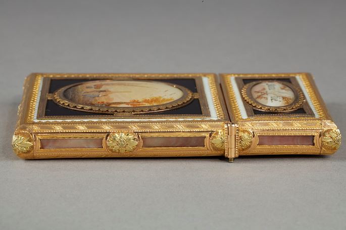 Tablet case in gold and &quot;fixé sous verre&quot; miniatures | MasterArt